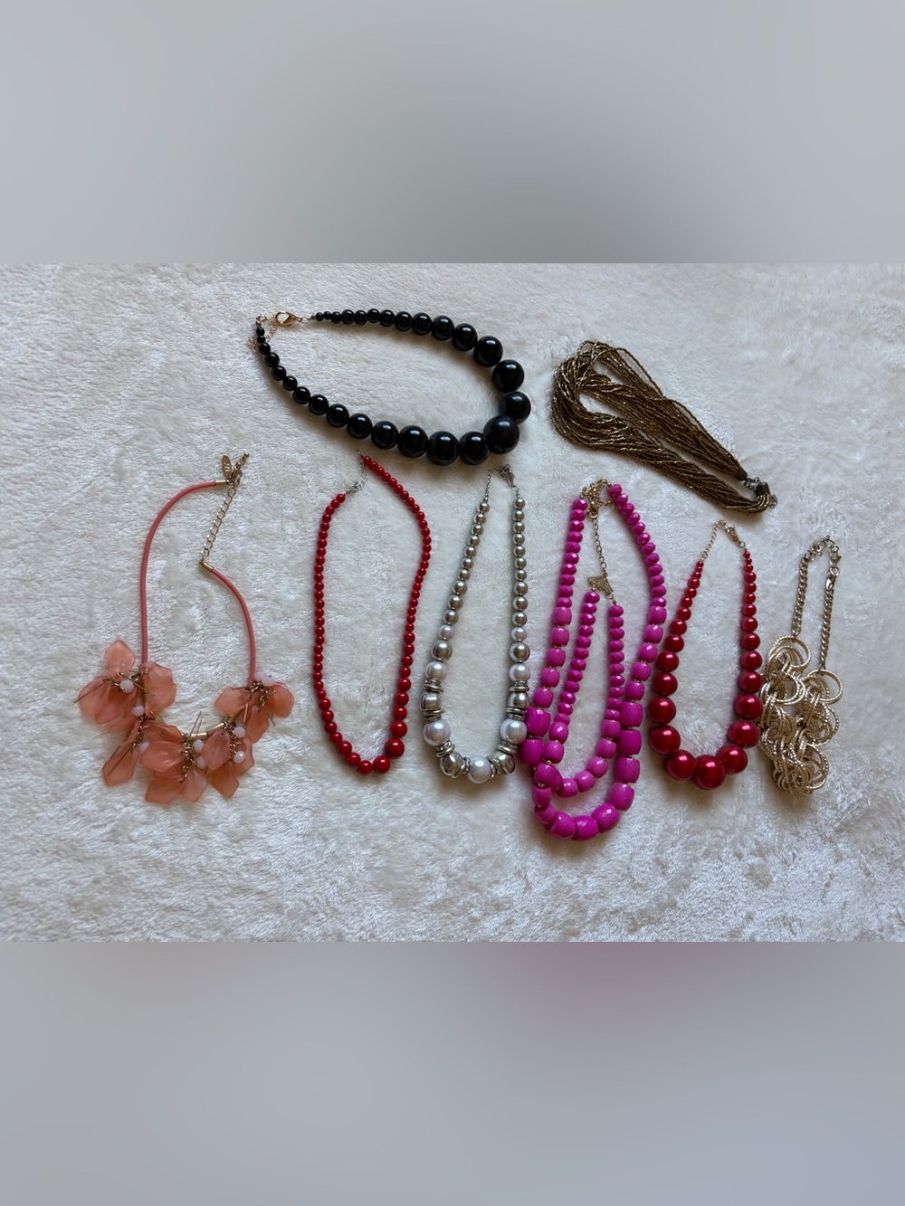 Women’s fashion jewelry mixed lot 8pc multicolor beaded necklaces.